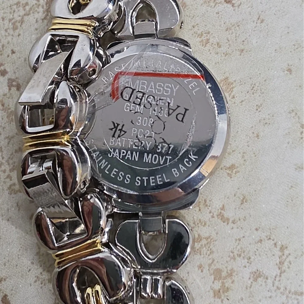 New Embassy By Gruen Ladies Watch Two Tone Link Bracelet Band GEM 1456